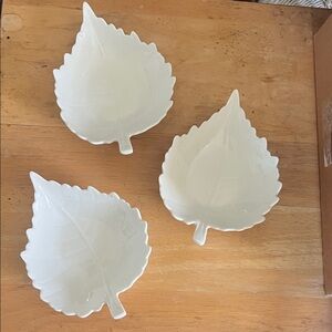 Leaf-Shaped White porcelain Dishes